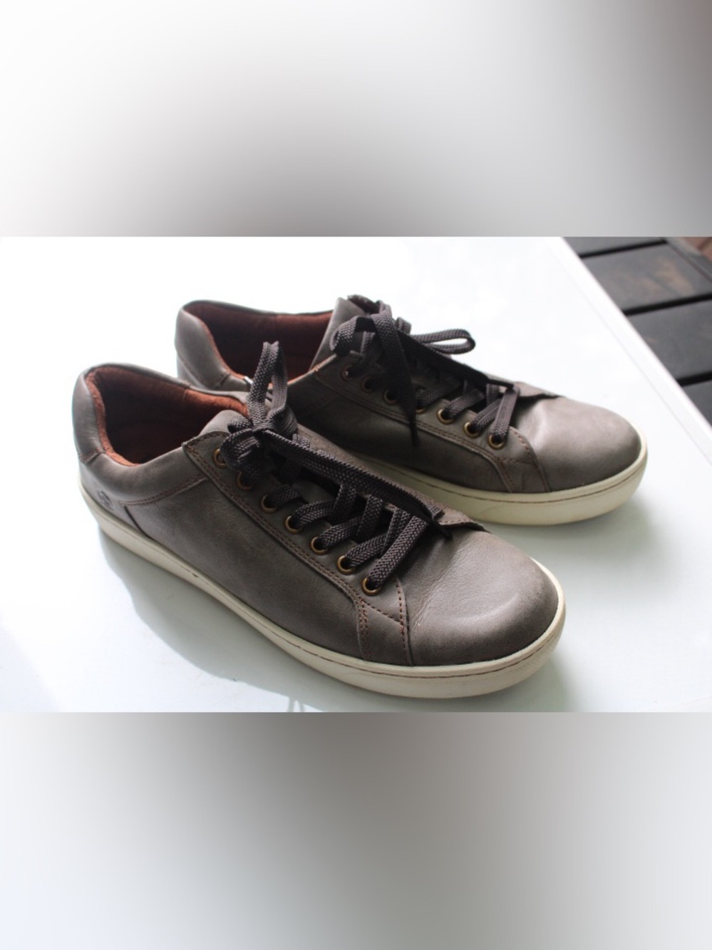 Born Sur sneakers